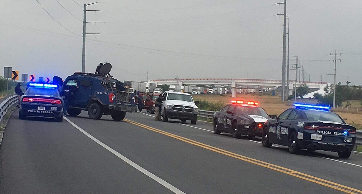 Policía abate a dos sujetos armados en Reynosa