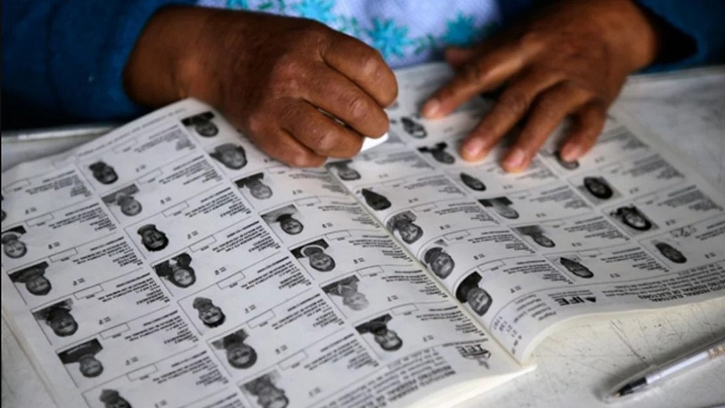 FGR detiene a persona por alterar el Registro Federal de Electores