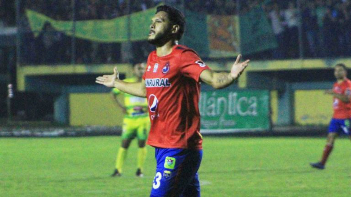 Landín consigue triplete en Guatemala