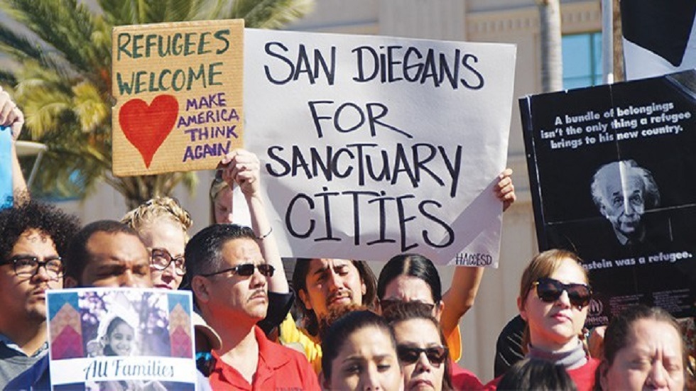 Trump confirma idea de liberar a indocumentados en ciudades santuario