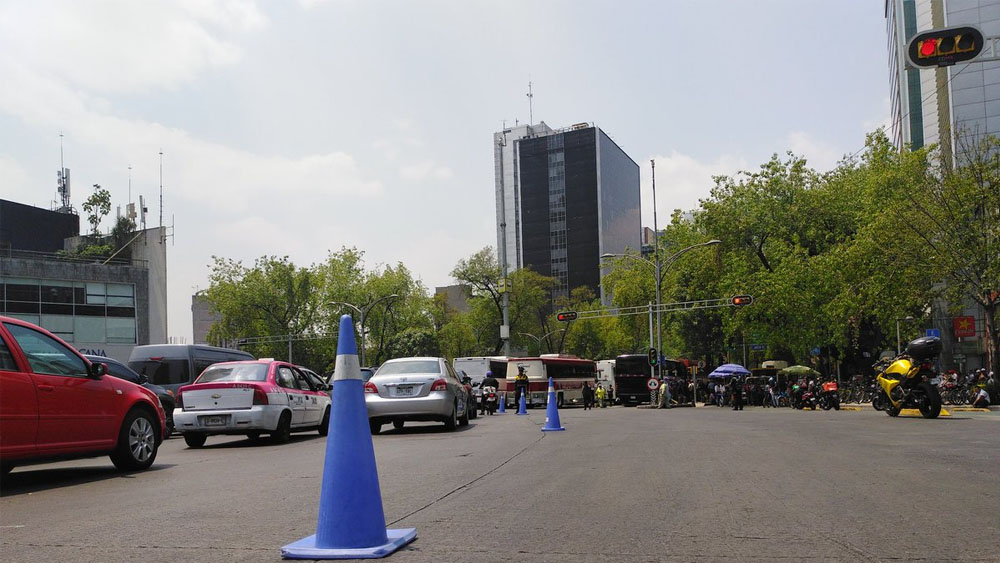 Manifestantes bloquean Reforma