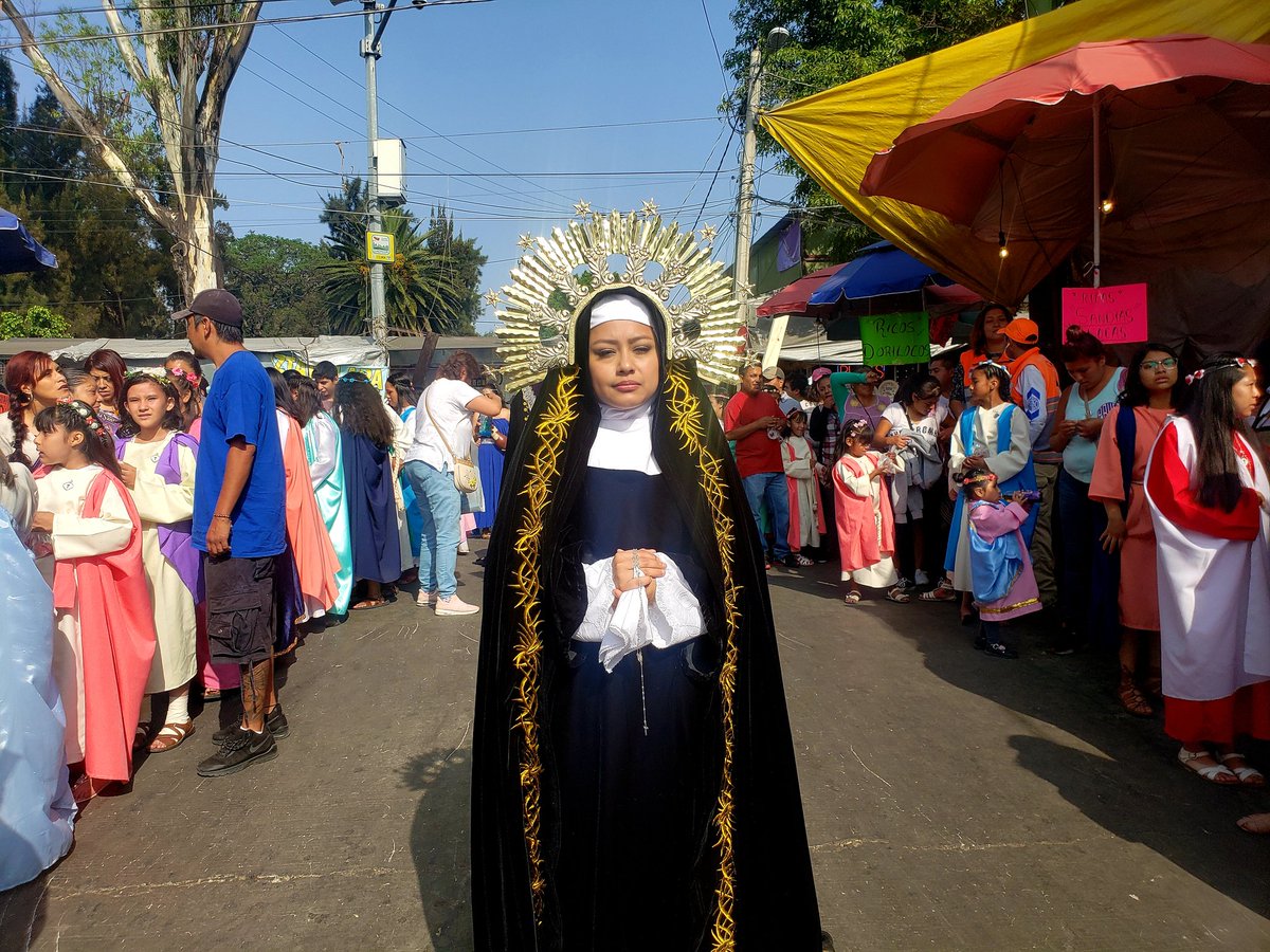 Nazarenos y vírgenes recorren las calles de Iztapalapa - marcha-nazarenos-virgenes-iztapalapa