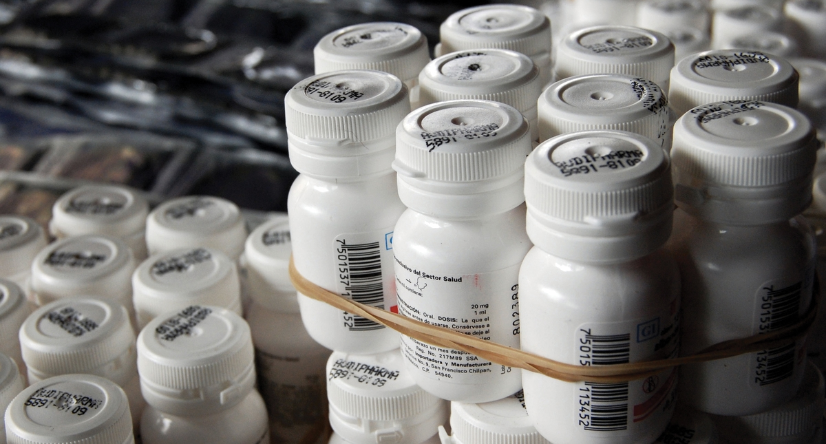 Industria farmacéutica acuerda con la Segob garantizar el abasto de medicamentos