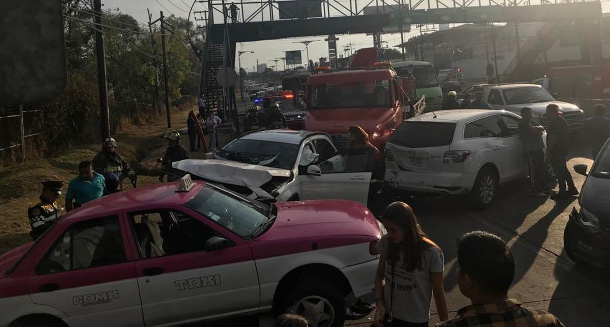 Accidente múltiple en la México-Toluca deja al menos 12 lesionados Accidente múltiple en la México-Toluca deja al menos 12 lesionados