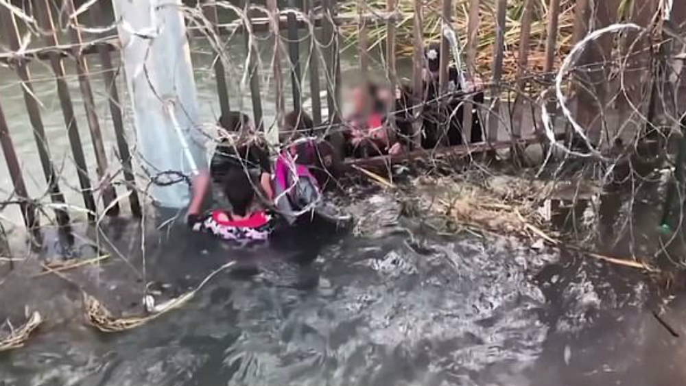 #Videos Así intentan cruzar migrantes centroamericanos frontera México-EE.UU.