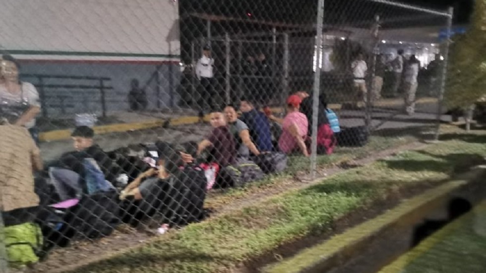 Activista denuncia agresión al documentar detención de migrantes en Chiapas - migrantes-cubanos-en-caitf