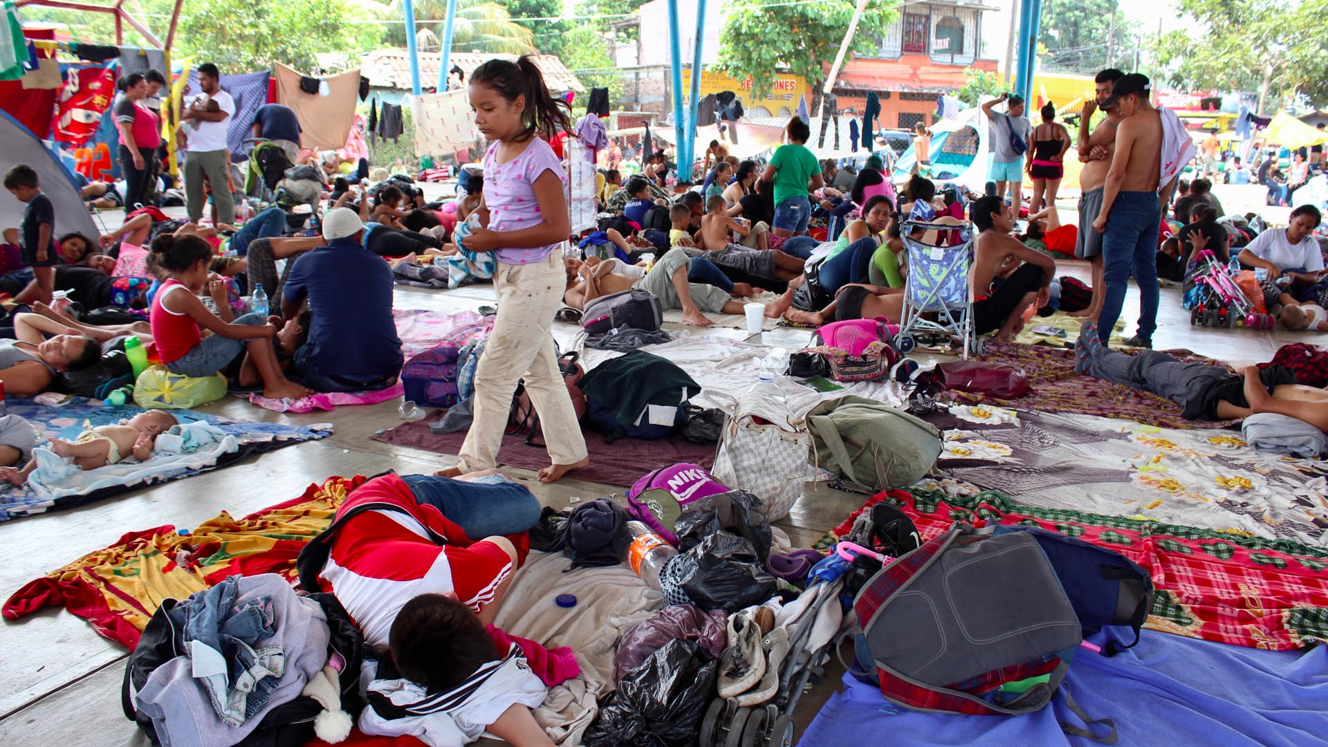 Migrantes que huyeron de redada reaparecen en Tonalá, Chiapas