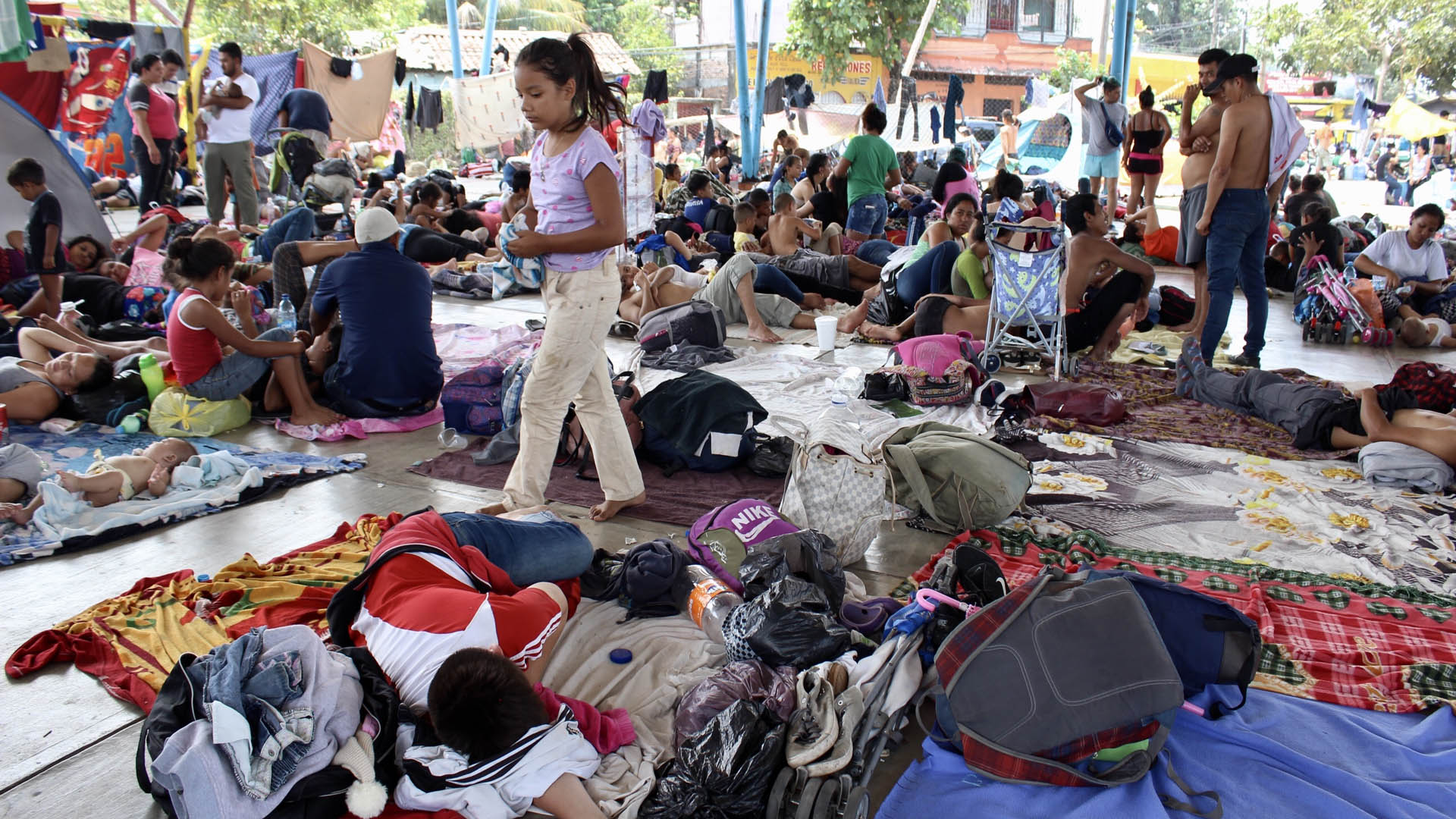 Caravana de dos mil centroamericanos avanza hacia Escuintla, Chiapas - migrantes-en-huixtla