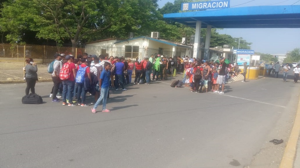Migrantes irrumpieron de forma violenta en México: INM - migrantes-en-tecun-uman-guatemala