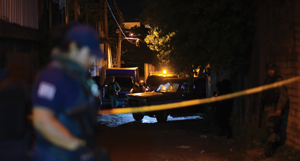 Identifican a dos atacantes de masacre en Minatitlán