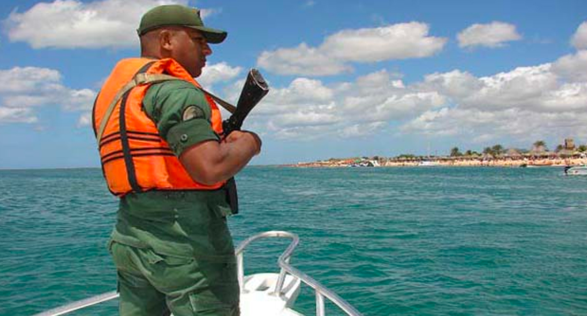 Naufraga embarcación con 35 venezolanos que huían de su país