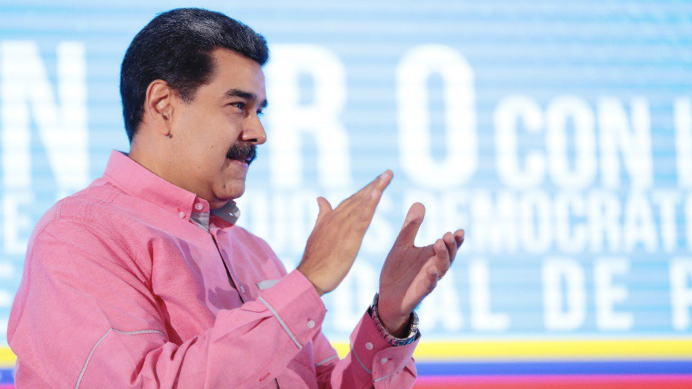 Maduro pide a militares brasileños detener “locura” de Bolsonaro