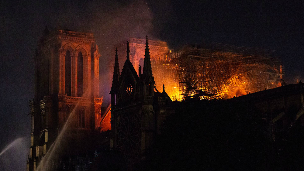 PSG colaborará para restaurar la catedral de Notre-Dame