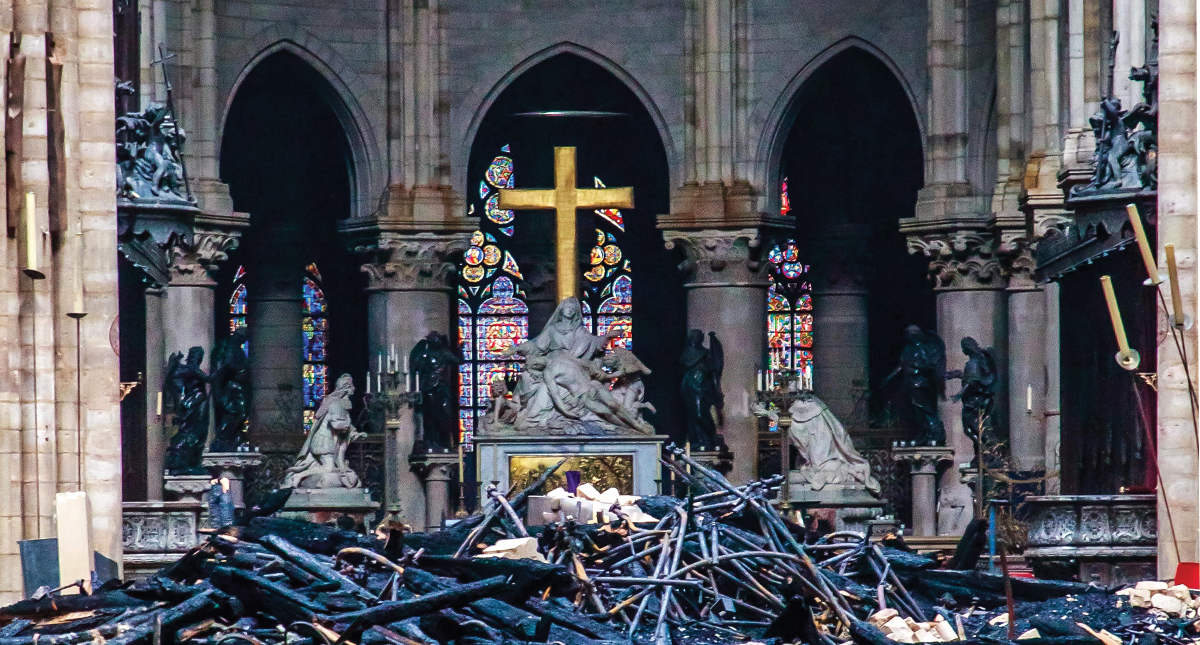 Trump envía condolencias por incendio en Notre-Dame