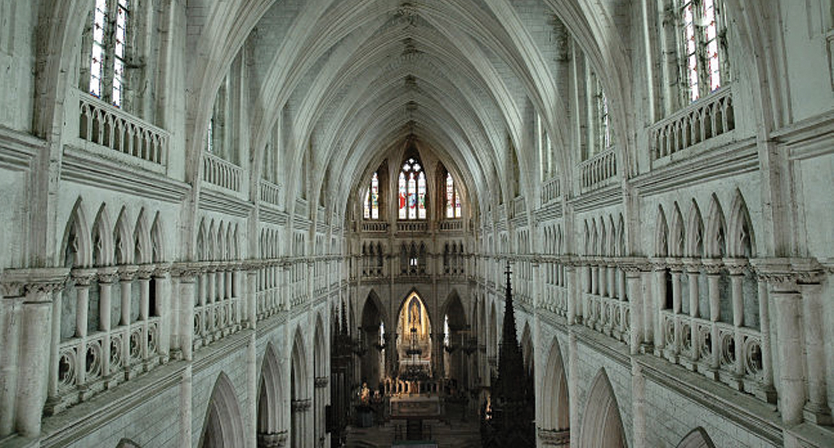 Denuncian vandalismo contra iglesias en Francia