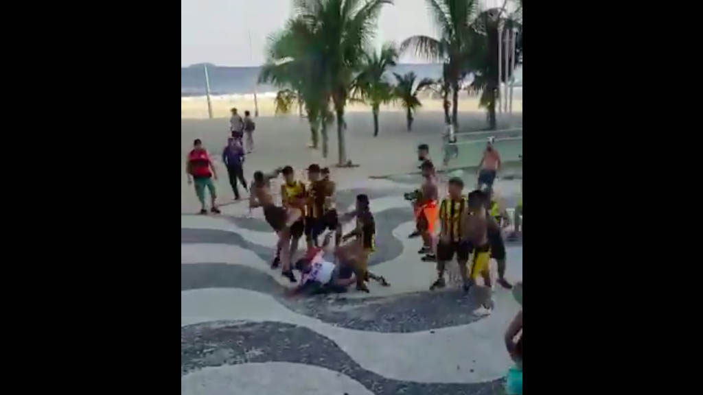 #Video Detienen a fanáticos del Peñarol en Brasil por trifulcas