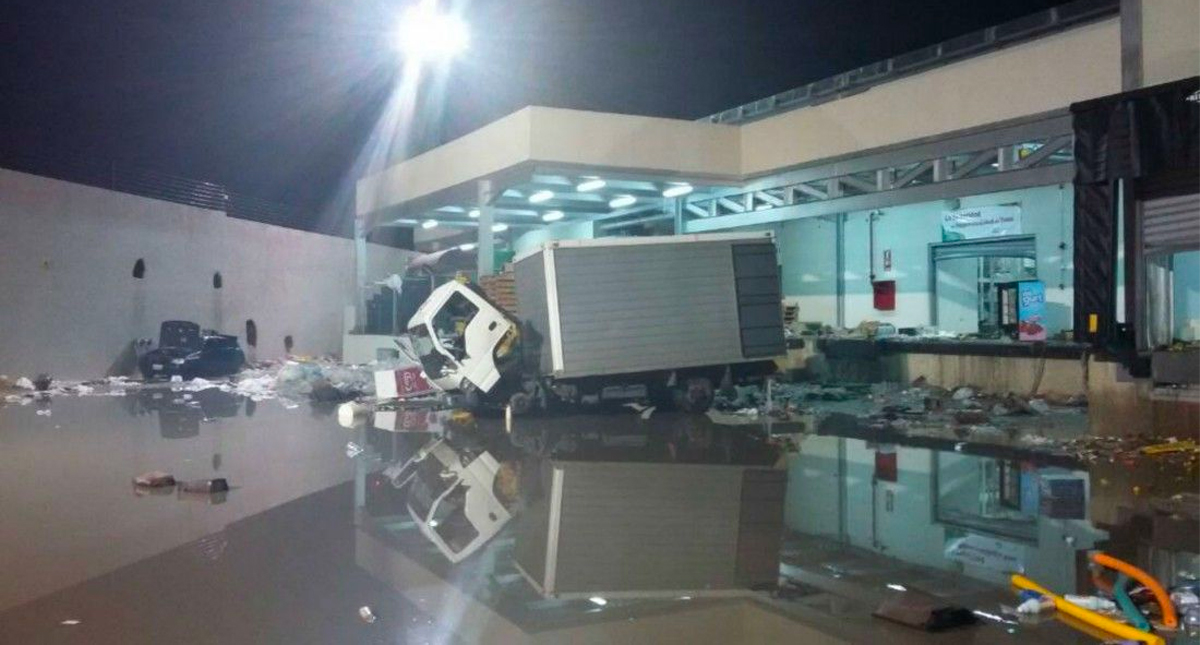 Saquean Pepsi-Cola y varios negocios más en Venezuela