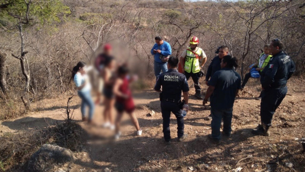 Policías de Morelos rescatan a personas extraviadas en Tepoztlán