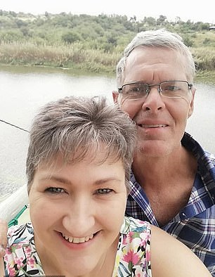 #Video Leona muerde brazo a hombre en reserva de Sudáfrica - pieter-nortje-y-su-esposa-ilze