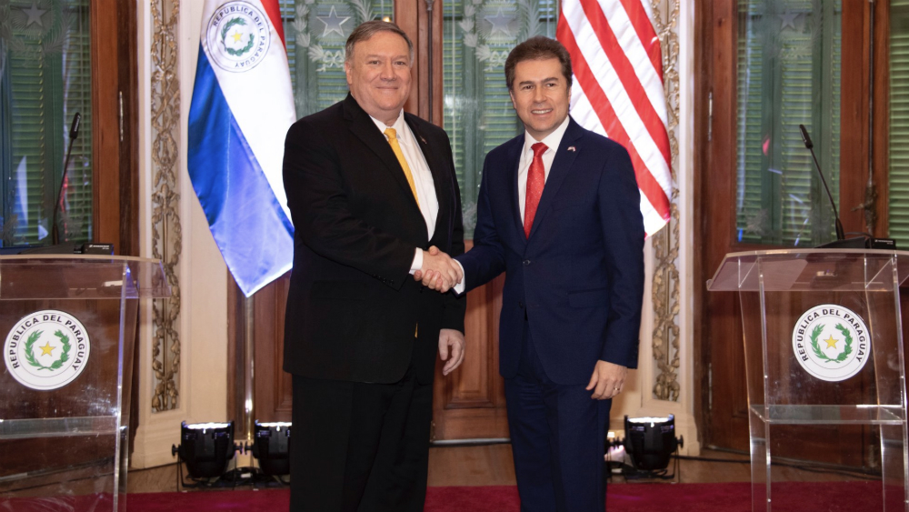 Pompeo aborda en Paraguay la crisis de Venezuela