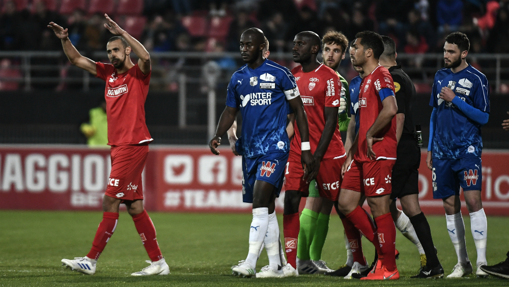 Partido en Francia fue interrumpido por insultos racistas