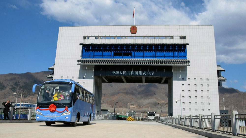 China inaugura puente fronterizo con Corea del Norte
