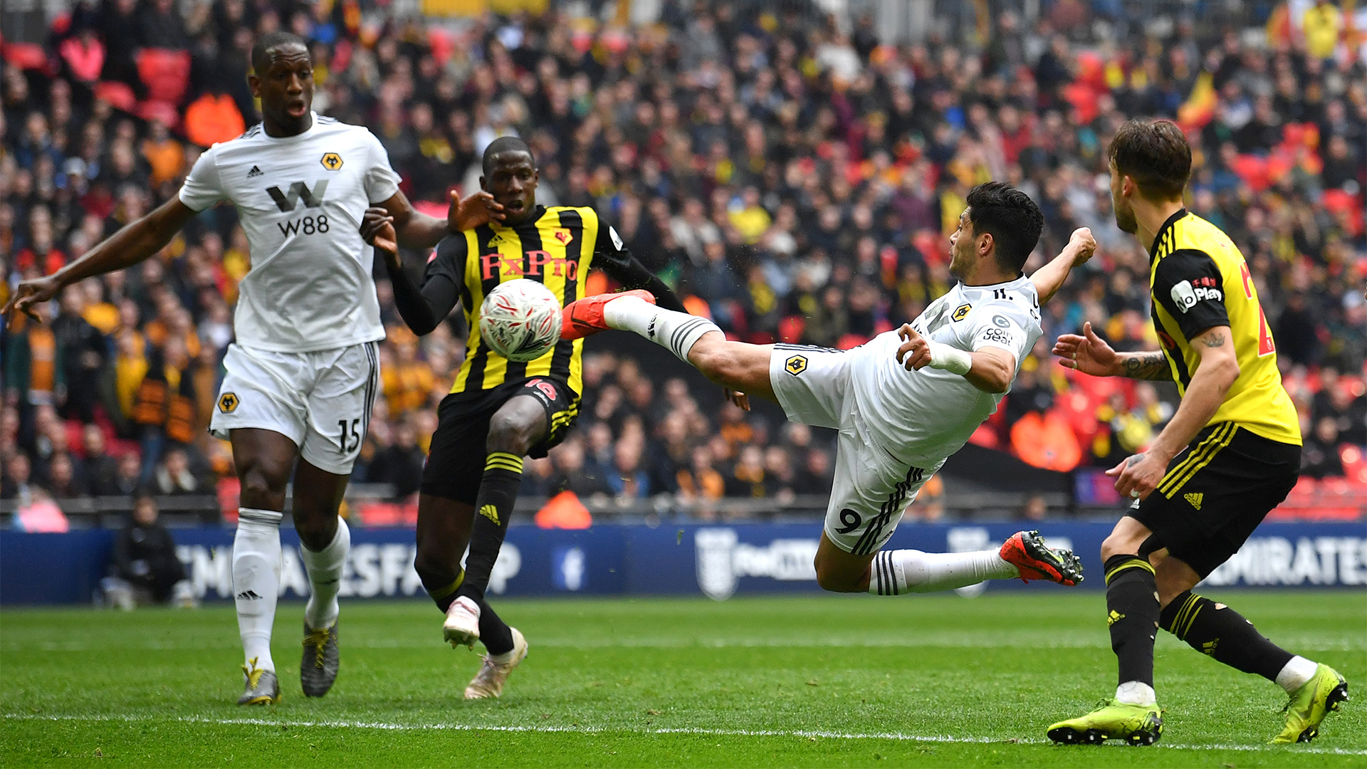Pese a gol de Raúl Jiménez, eliminan a los Wolves en la FA Cup