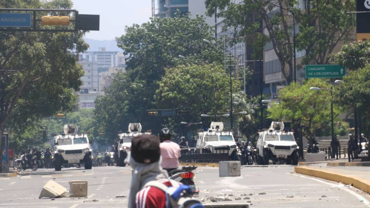 Líderes del mundo reaccionan a levantamiento militar en Venezuela
