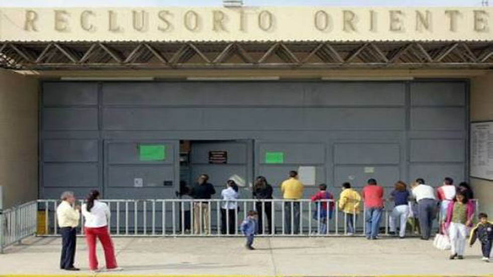 Hallan muerto en su celda a exfuncionario de la PBI acusado por delitos sexuales Hallan muerto en su celda a exfuncionario de la PBI acusado por delitos sexuales