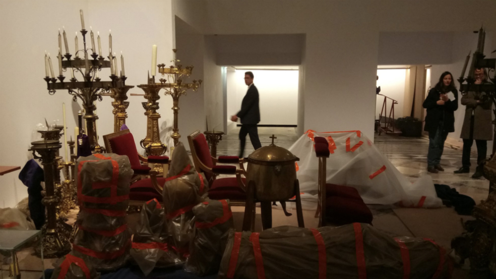 A salvo corona de espinas tras incendio en Notre-Dame