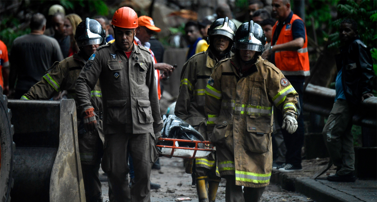 Lluvias torrenciales en Río de Janeiro dejan al menos 10 muertos