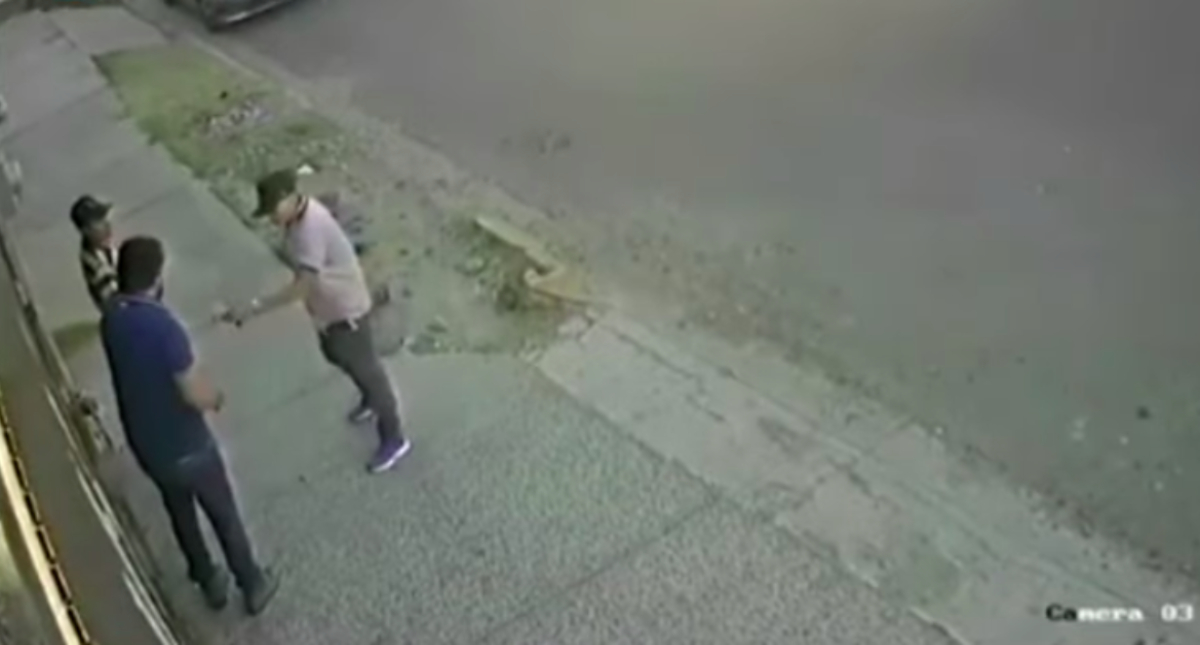 Roban teléfono, cartera y automóvil a hombres en Zapopan