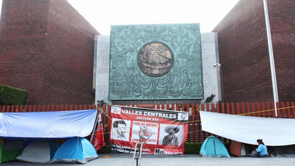 CNTE marchará del Zócalo a la Cámara de Diputados CNTE marchará del Zócalo a la Cámara de Diputados