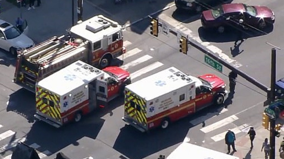 Conductor atropella a personas tras pelea en Filadelfia - servicios-de-emergencia-en-escena-de-atropello