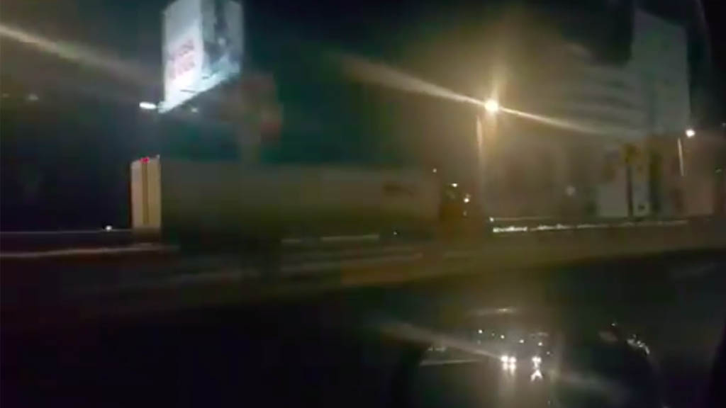 Multan a hombre que condujo tráiler en sentido contrario en Periférico