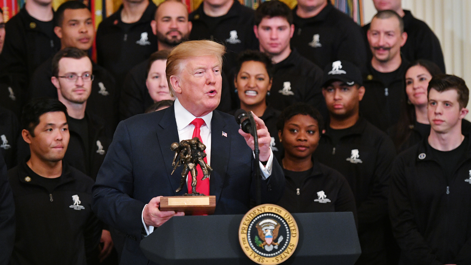 Trump canta victoria con la publicación del Informe Mueller