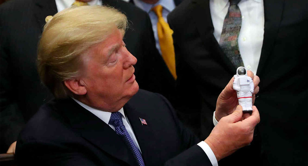 Congresistas escépticos cuestionan Fuerza Espacial de Trump