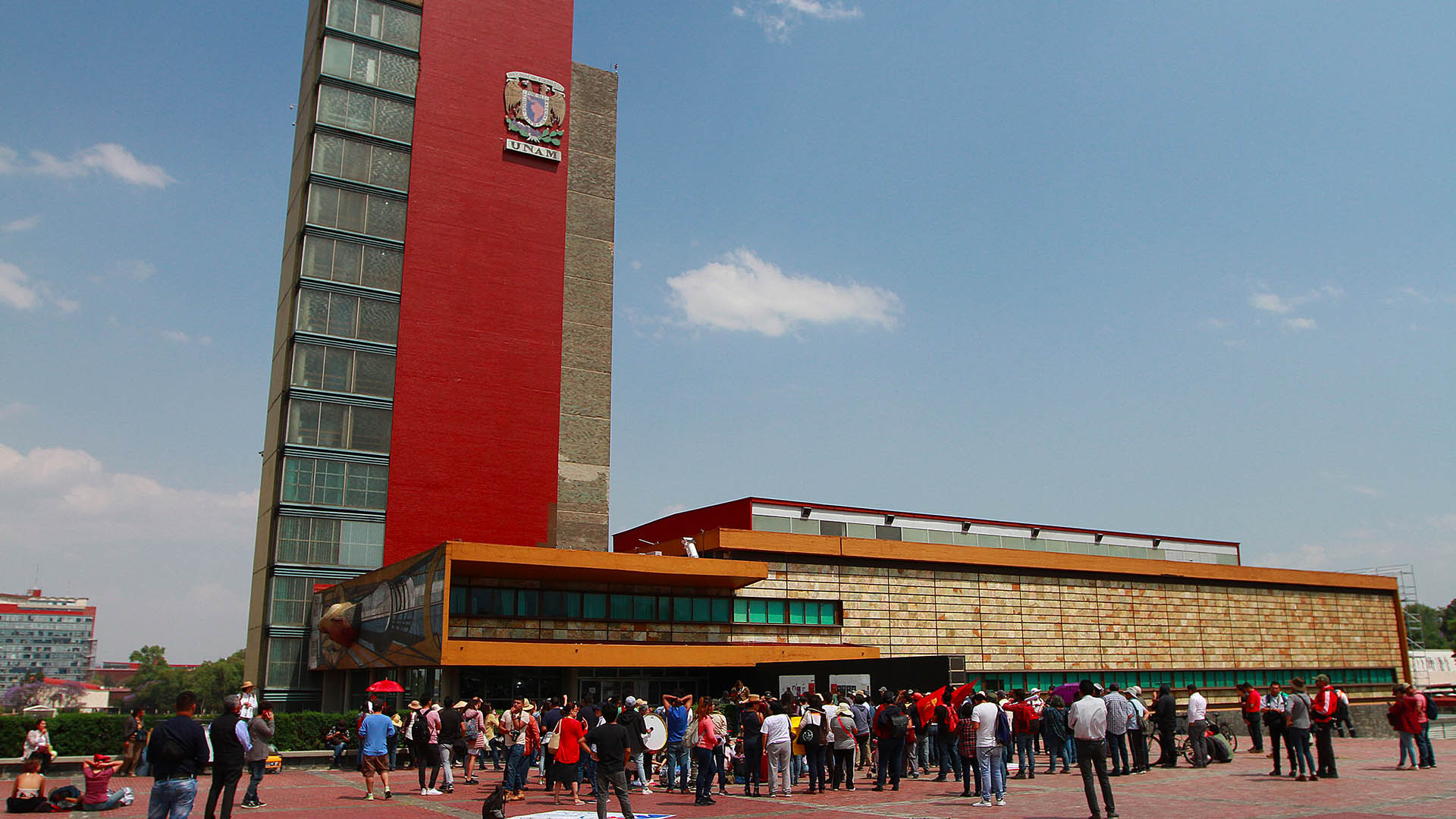 Facultad de Ciencias Políticas de la UNAM anuncia paro por muerte de alumna del CCH