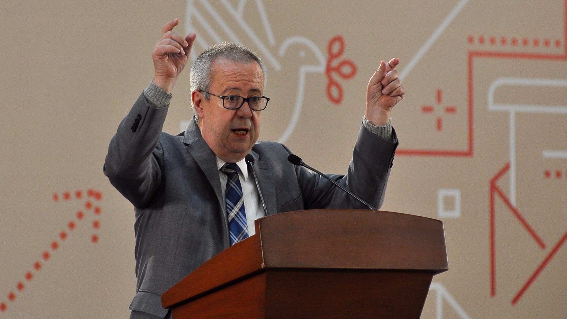 Pronósticos de crecimiento son ‘adivinanzas’: Carlos Urzúa a FMI