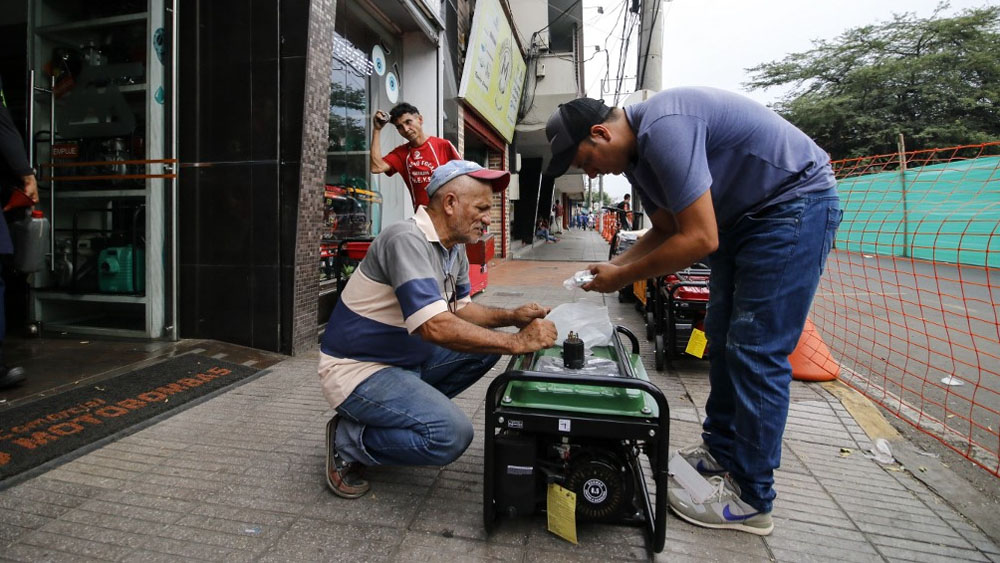 Venezolanos compran plantas eléctricas en Colombia por apagones