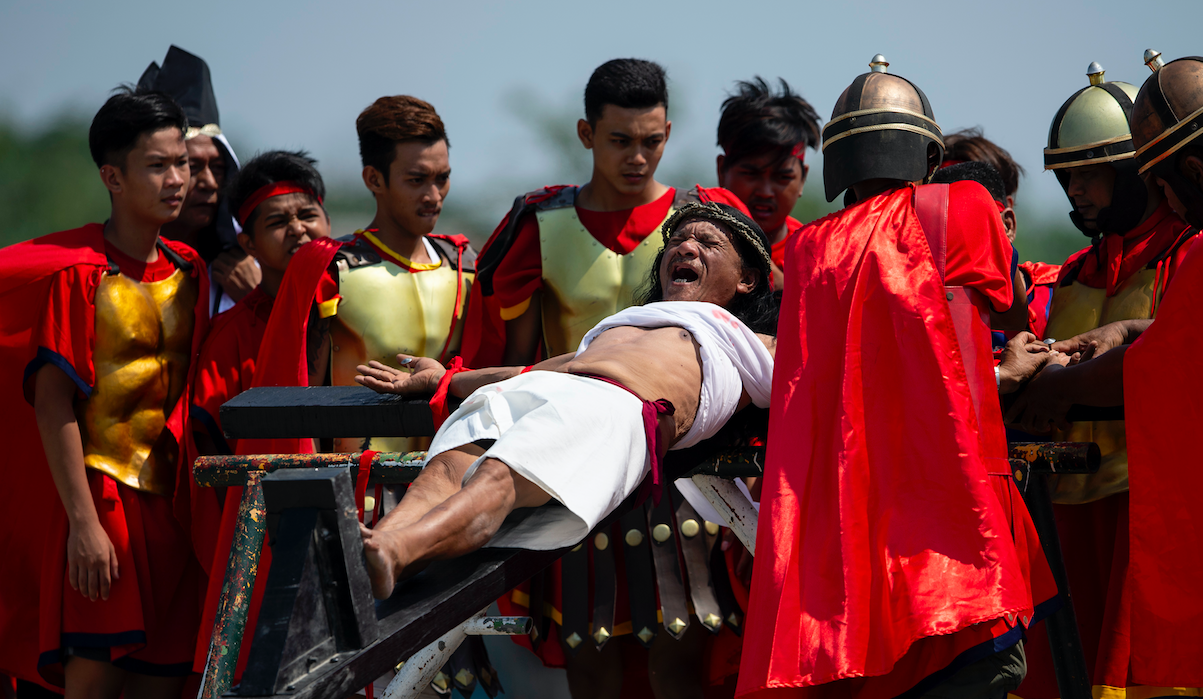 Realizan viacrucis en Filipinas - viacrucis-filipinas3