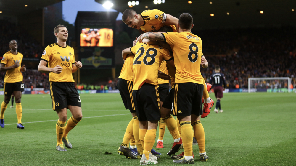 Wolverhampton y Raúl Jiménez golearon al Arsenal