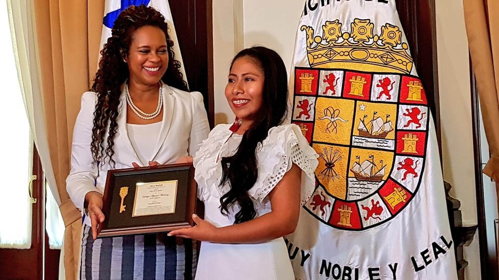 Yalitza Aparicio recibe llave de la ciudad de Panamá