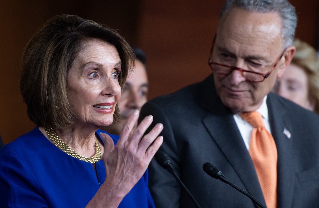 Trump despide a Pelosi y Schumer de reunión en la Casa Blanca - 000-1gs4fa