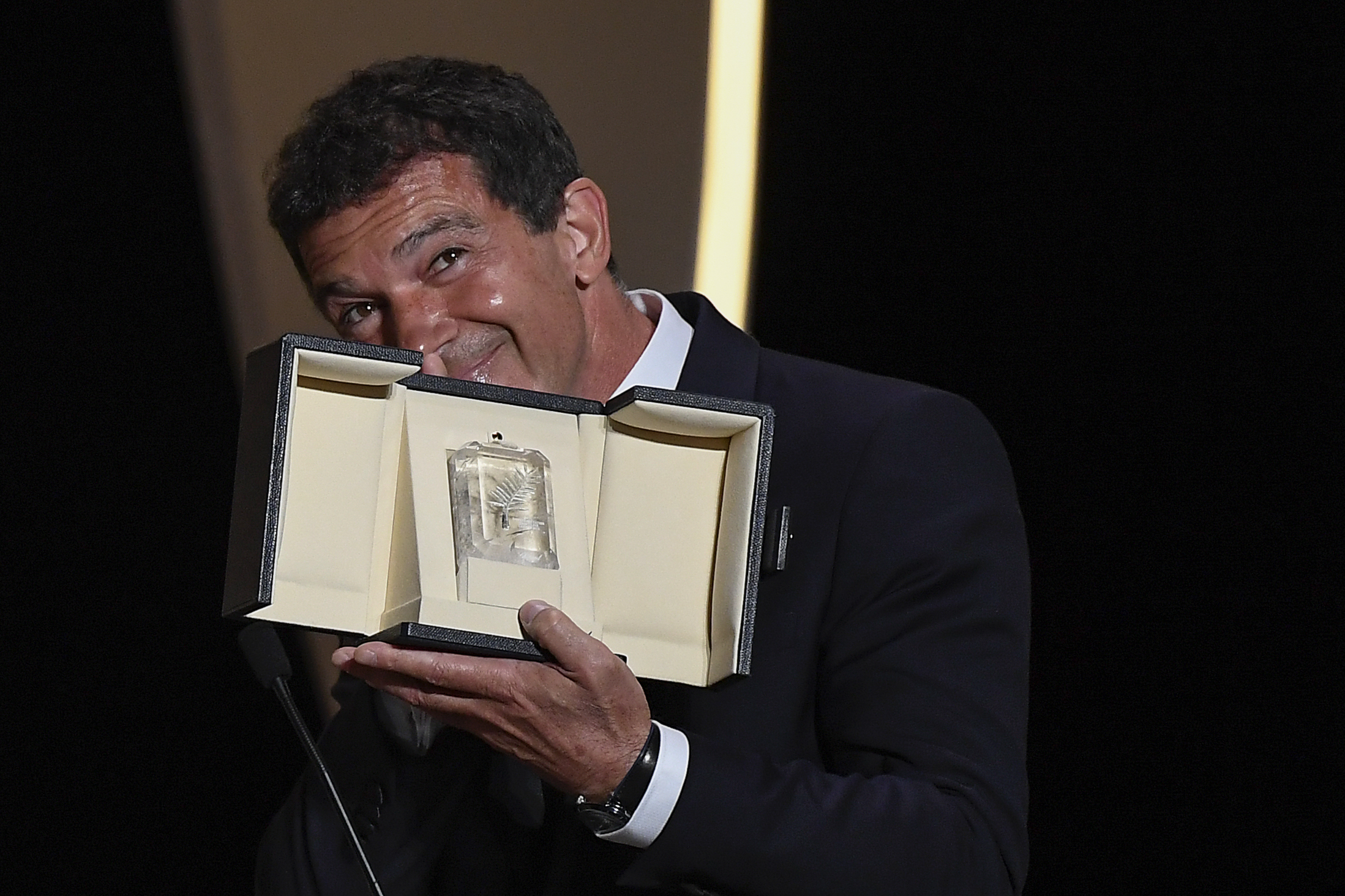 Antonio Banderas es galardonado como mejor actor en Cannes Antonio Banderas es galardonado como mejor actor en Cannes