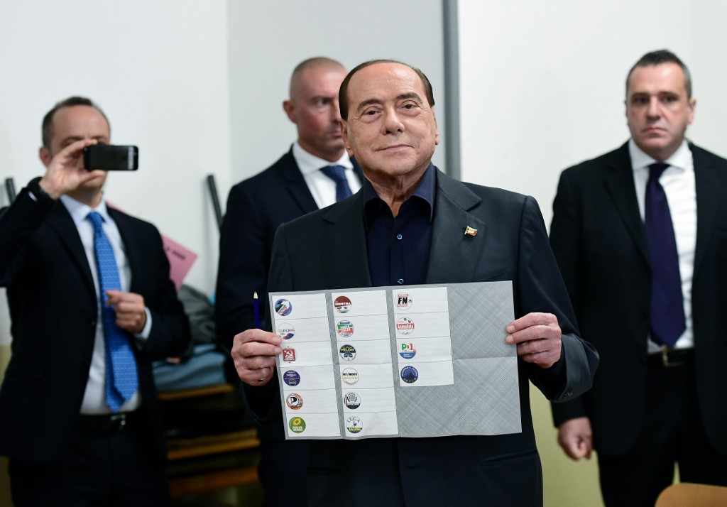 Eligen por primera vez a Berlusconi al parlamento europeo - 000-1gx889