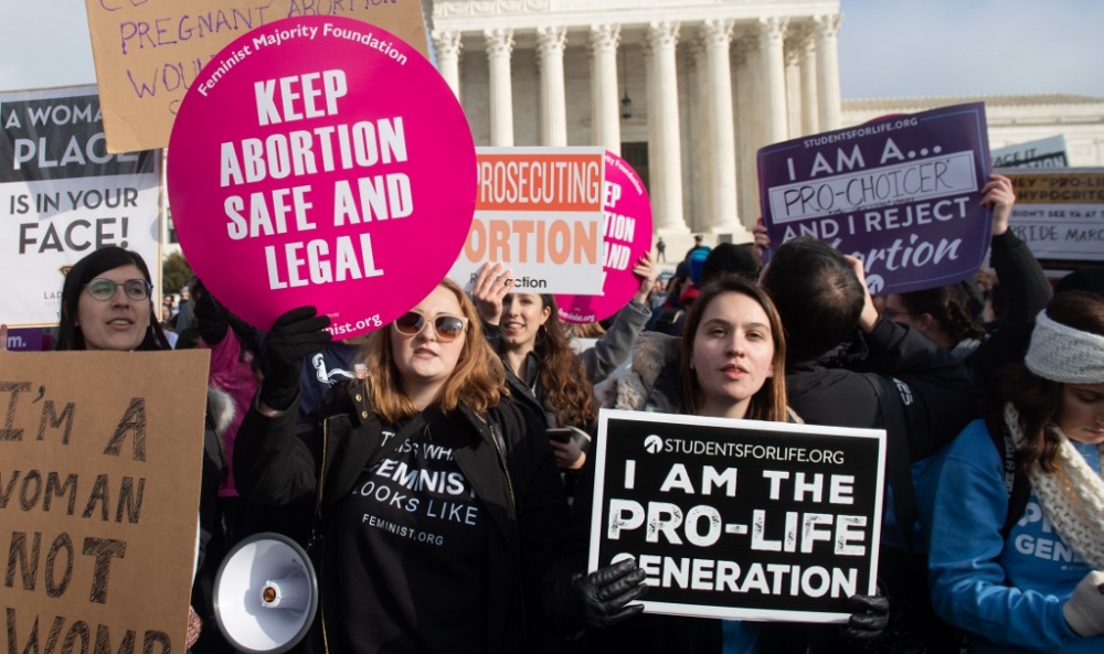 Prohíben en Alabama aborto por violación e incesto