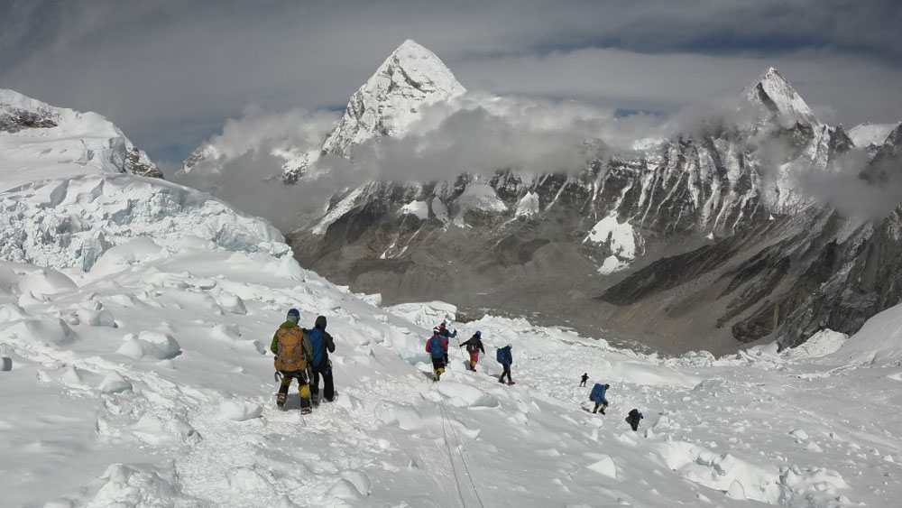Mueren tres alpinistas en el Everest