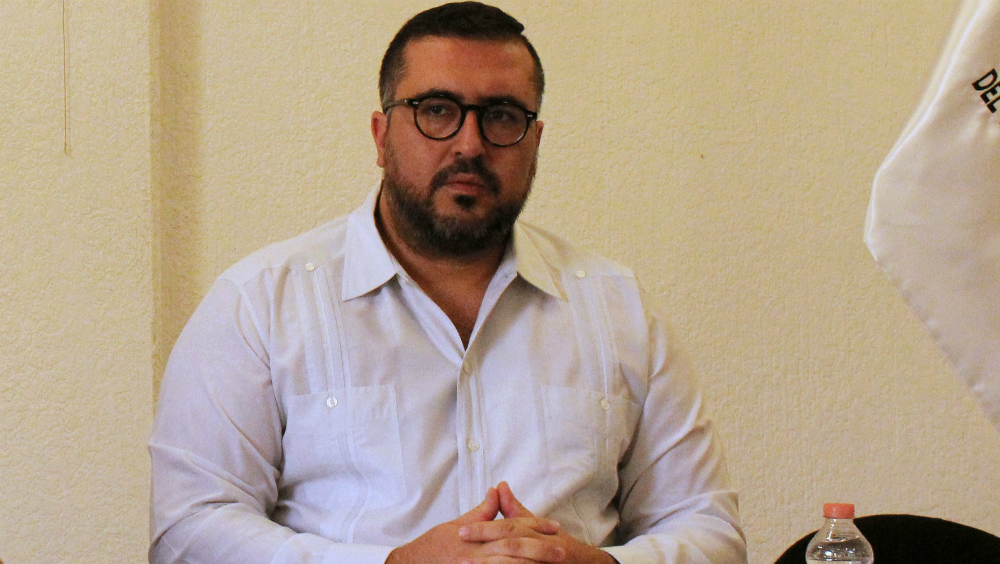 Presenta ombudsman de Oaxaca denuncia contra Fox, Calderón y Ruiz en La Haya