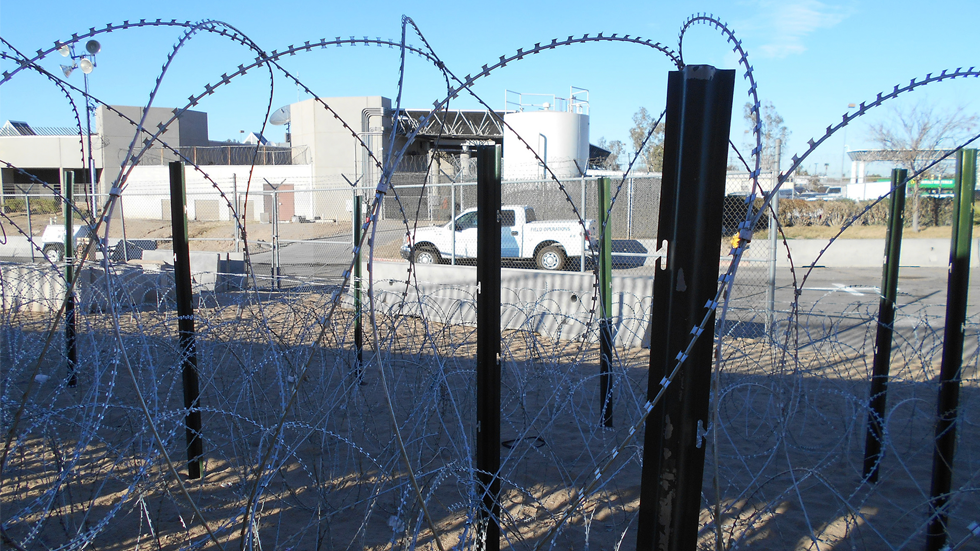 Más de 500 migrantes buscan asilo en EE.UU. por aduana Sonora-Arizona